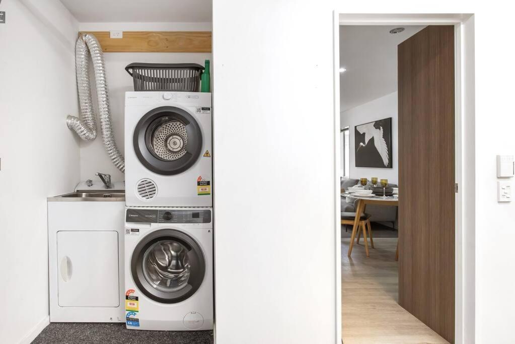 Convenient Urban Townhouse 2 Carparks Available Apartamento Christchurch Exterior foto