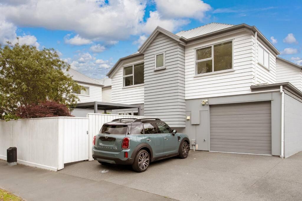 Convenient Urban Townhouse 2 Carparks Available Apartamento Christchurch Exterior foto